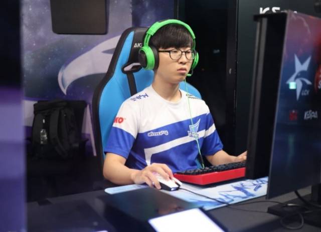 门在重建阶 门在重建阶