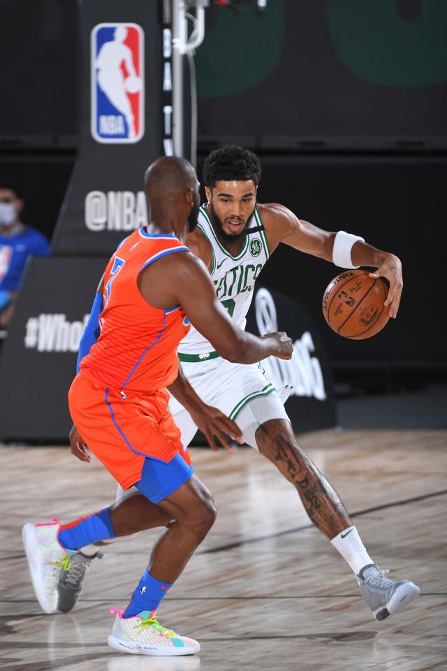 一夜间发生 一夜间发生